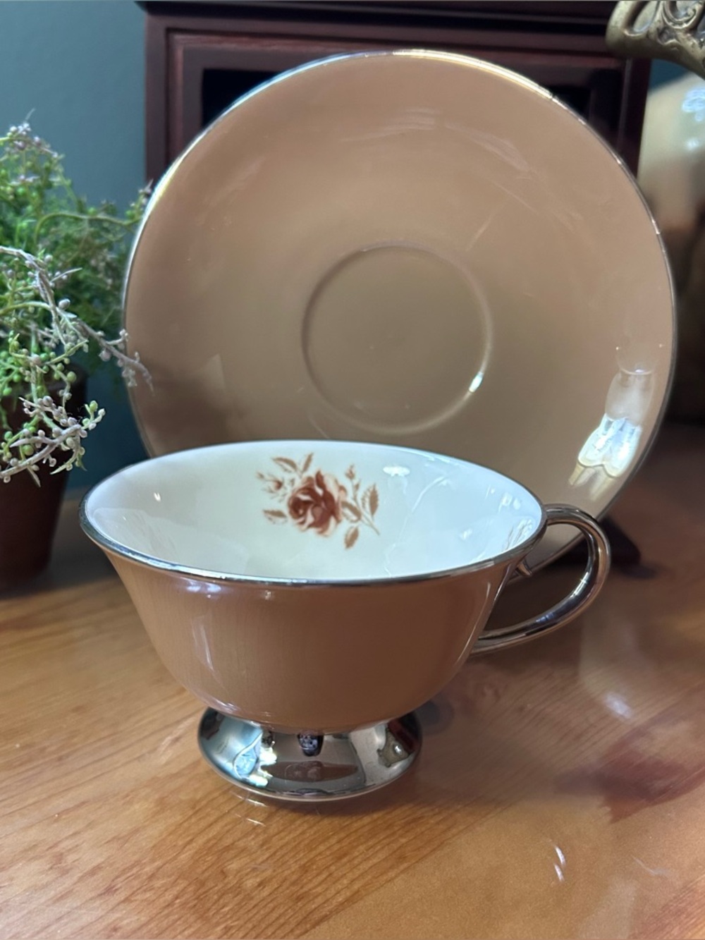 (UT) Vintage Flintridge China "Cocoa Rose" teacup and saucer set